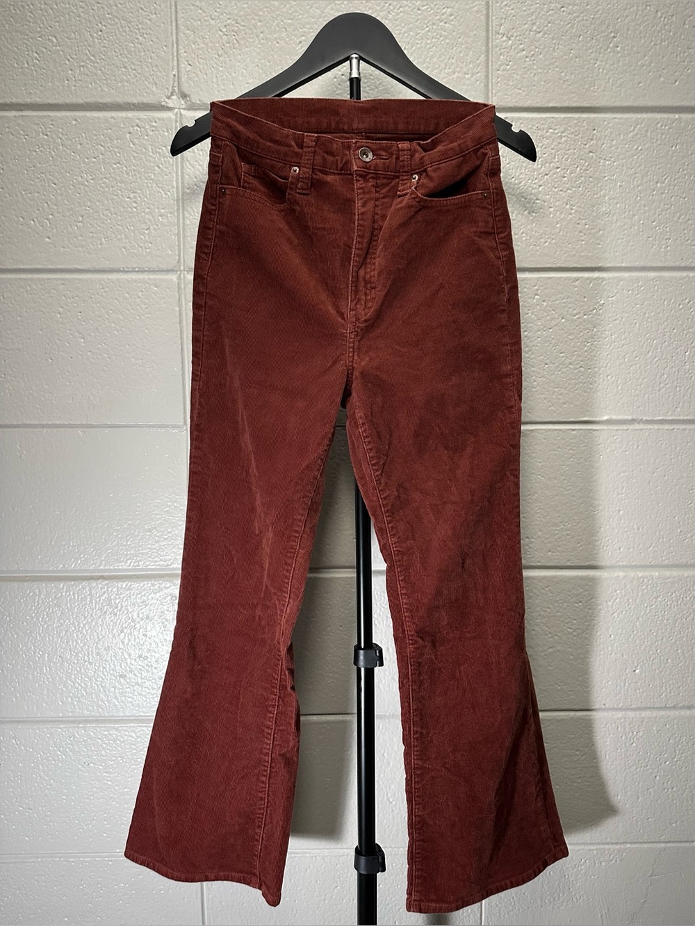 Women's Corduroy Flare Jeans in Burgundy - Classic High-Rise Style